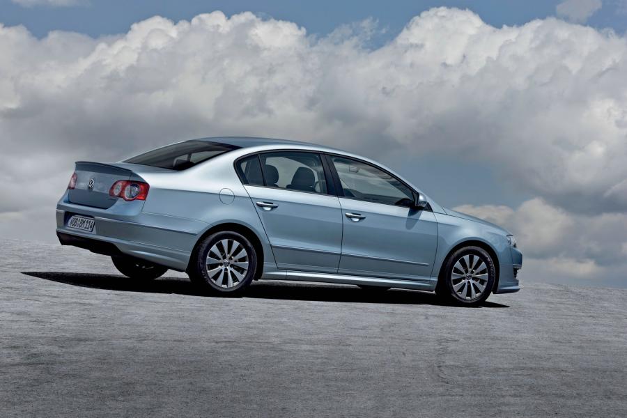  Volkswagen Passat BlueMotion 2009 года  (фото 7 из 8)